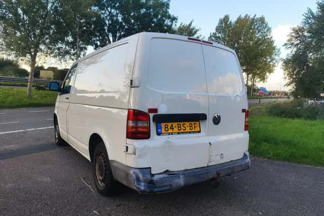 Volkswagen Transporter (2005) thumbnail 3
