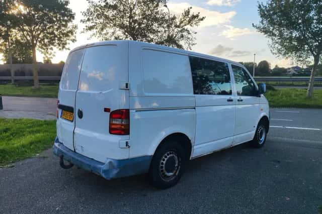 Volkswagen Transporter (2005) thumbnail 5