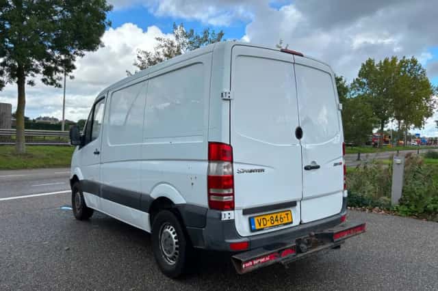 Mercedes-Benz Sprinter (2013) thumbnail 3