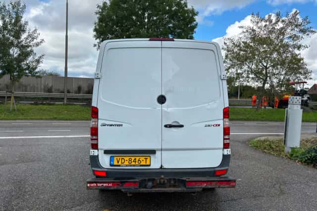 Mercedes-Benz Sprinter (2013) thumbnail 4