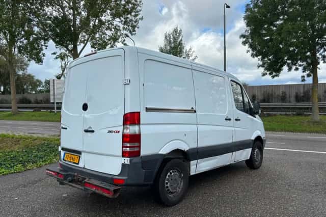 Mercedes-Benz Sprinter (2013) thumbnail 5