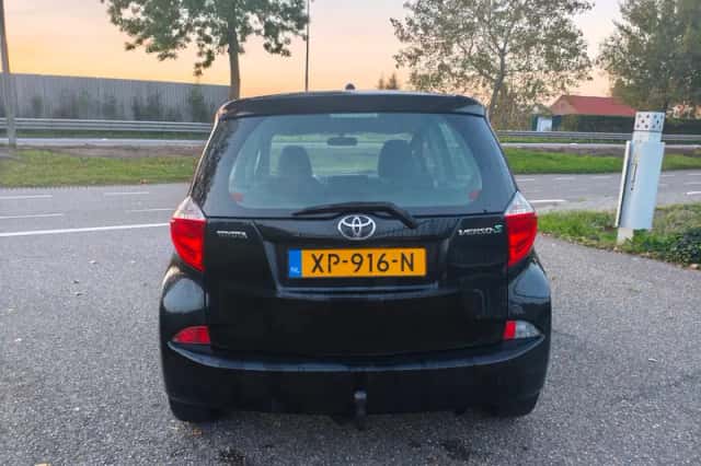 Toyota Verso (2011) thumbnail 4
