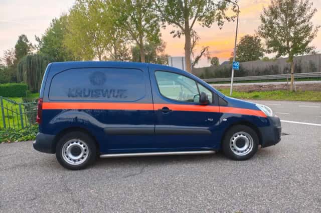 Peugeot Partner (2017) thumbnail 6