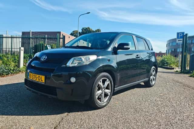 Toyota Urban Cruiser (2009) thumbnail 1