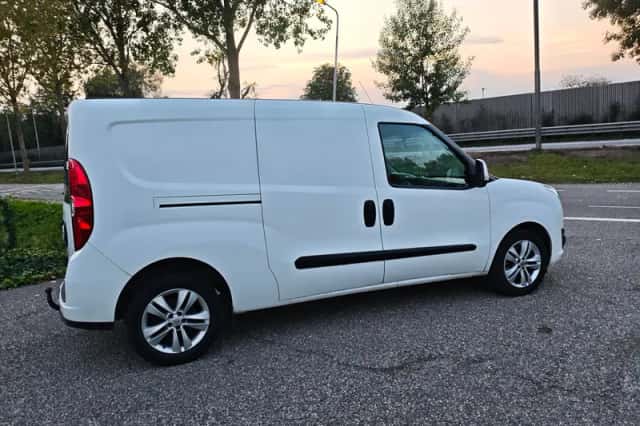 Opel Combo (2018) thumbnail 6