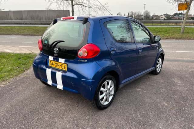 Toyota Aygo (2007) thumbnail 5