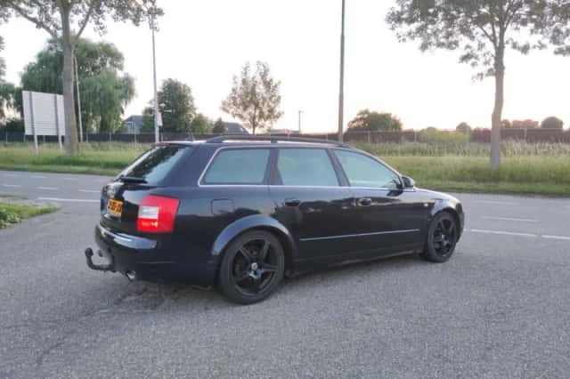 Audi A4 (2001) thumbnail 4