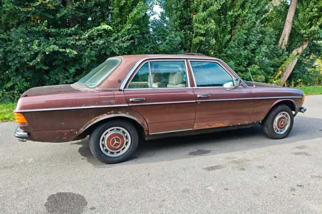 Mercedes-Benz 200-Serie (1979) thumbnail 6