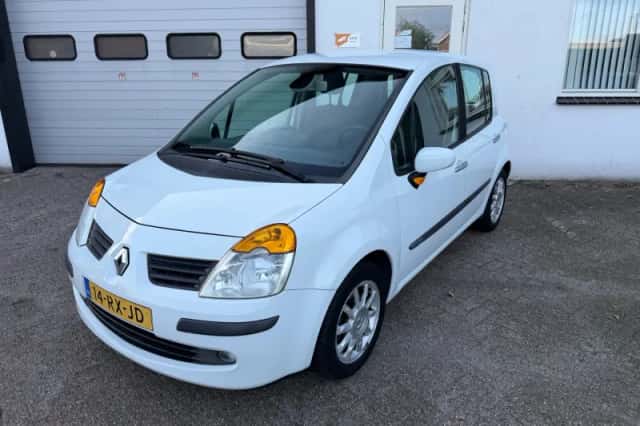 Renault Modus (2005) thumbnail 2