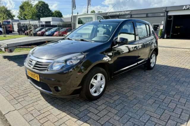 Dacia Sandero (2011) thumbnail 1