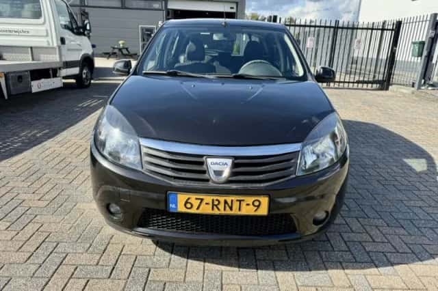 Dacia Sandero (2011) thumbnail 6