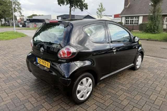 Toyota Aygo (2009) thumbnail 4