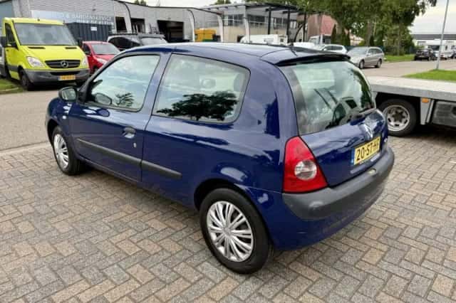 Renault Clio (2006) thumbnail 2