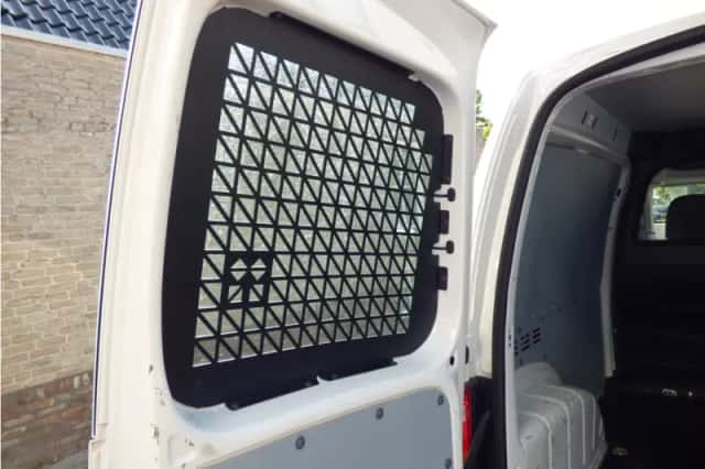 Volkswagen Caddy (2017) thumbnail 6