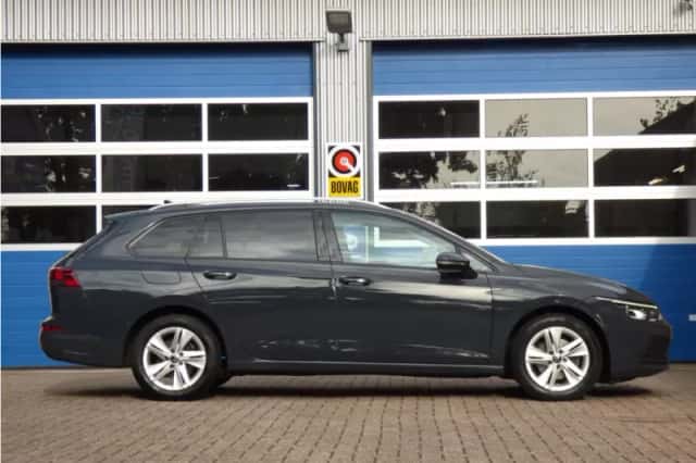 Volkswagen Golf (2021) thumbnail 5