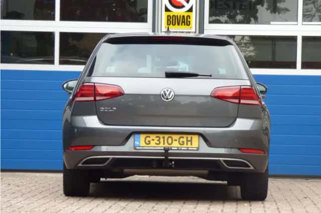 Volkswagen Golf (2019) thumbnail 3