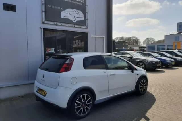 Fiat Grande Punto (2008) thumbnail 4