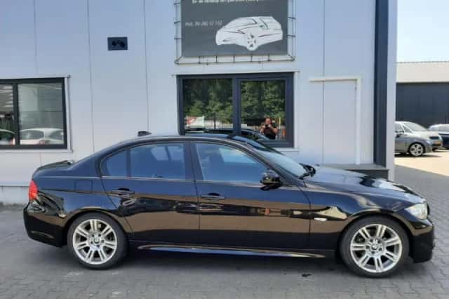 BMW 3-Serie (2011) thumbnail 4