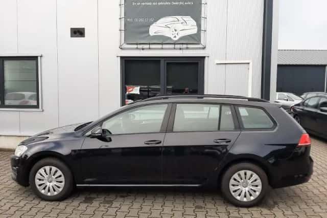 Volkswagen Golf (2014) thumbnail 2