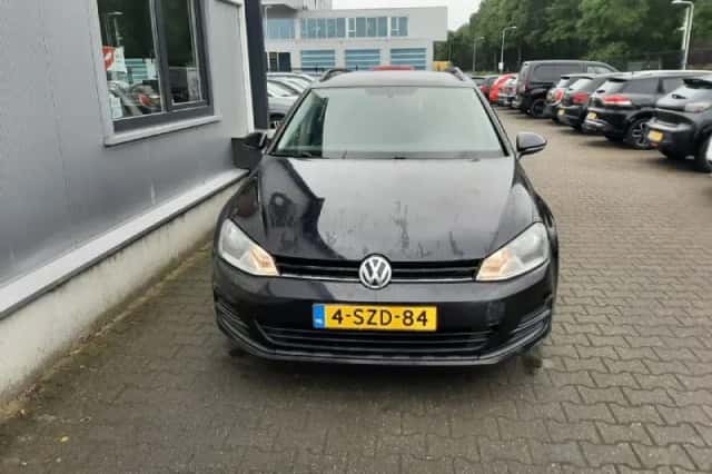 Volkswagen Golf (2014) thumbnail 3