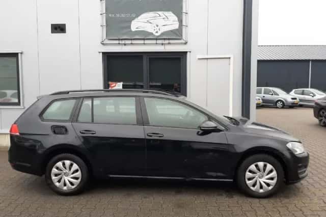 Volkswagen Golf (2014) thumbnail 4