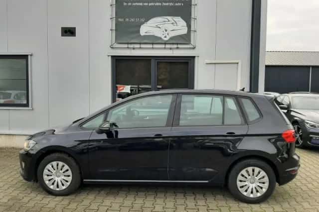 Volkswagen Golf Sportsvan (2015) thumbnail 2