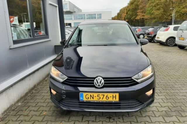 Volkswagen Golf Sportsvan (2015) thumbnail 3