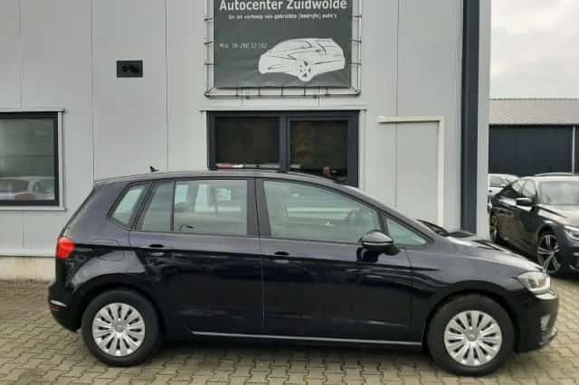 Volkswagen Golf Sportsvan (2015) thumbnail 4
