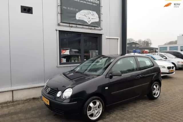 Volkswagen Polo (2003) thumbnail 1