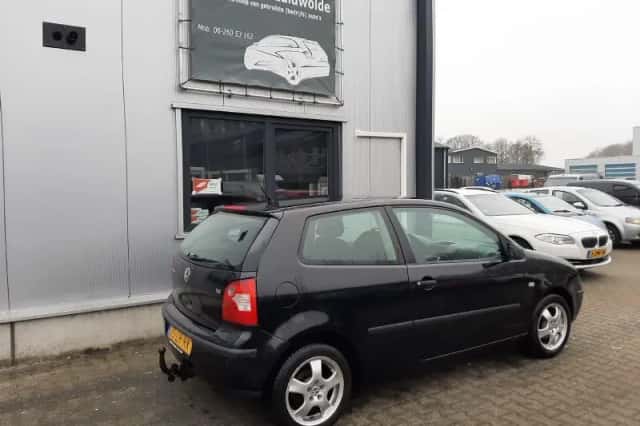 Volkswagen Polo (2003) thumbnail 4