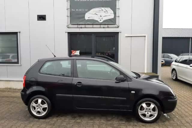 Volkswagen Polo (2003) thumbnail 5