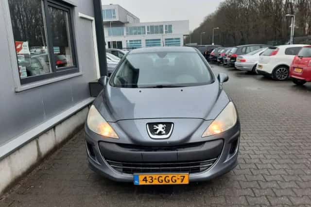 Peugeot 308 (2008) thumbnail 3