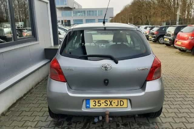 Toyota Yaris (2006) thumbnail 6