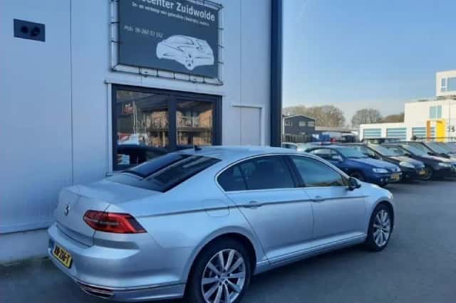 Volkswagen Passat (2018) thumbnail 6