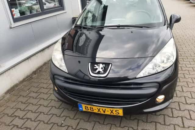 Peugeot 207 (2007) thumbnail 3