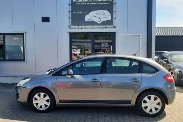 Citroën C4 (2009) thumbnail 2