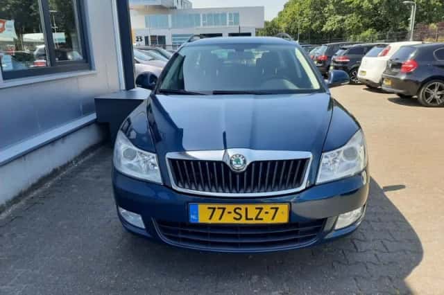 Škoda Octavia (2011) thumbnail 3