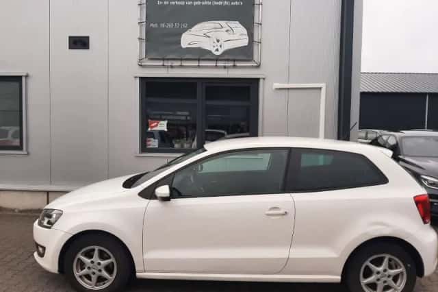 Volkswagen Polo (2011) thumbnail 2