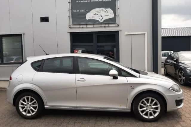 SEAT Leon (2013) thumbnail 5