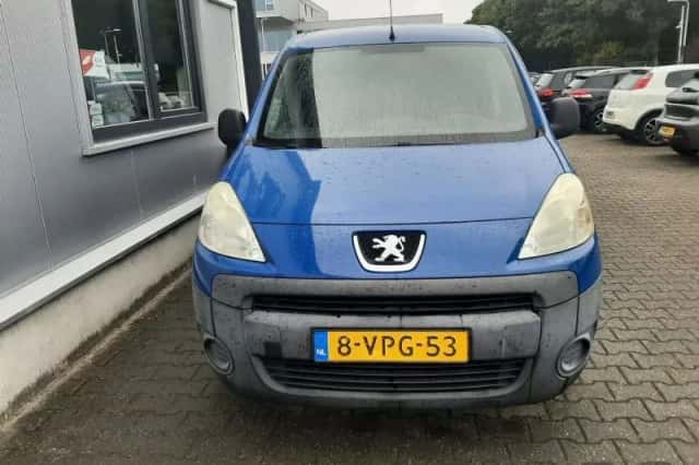 Peugeot Partner (2011) thumbnail 3