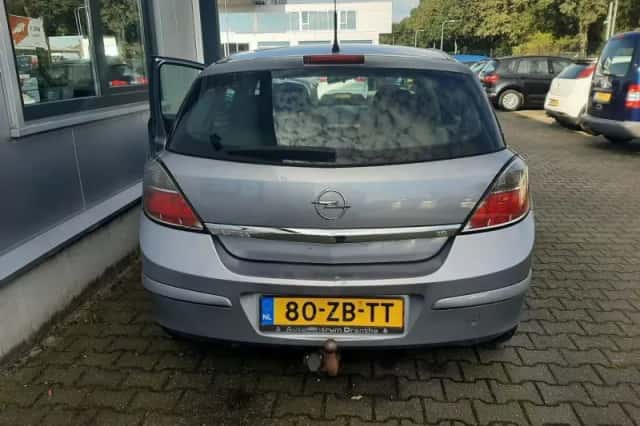 Opel Astra (2008) thumbnail 6