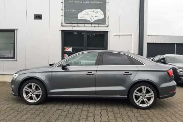 Audi A3 (2017) thumbnail 2