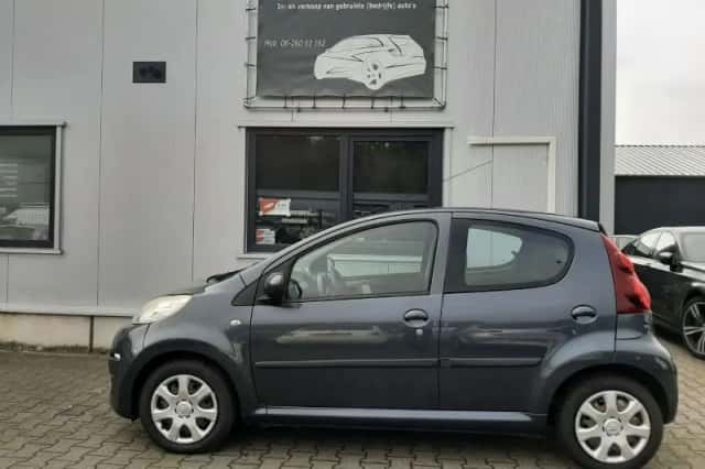 Peugeot 107 (2012) thumbnail 2