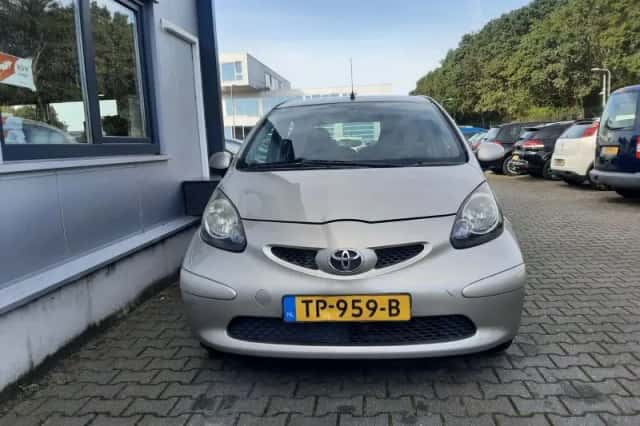 Toyota Aygo (2007) thumbnail 3