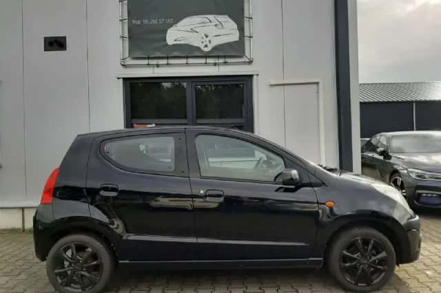 Nissan Pixo (2012) thumbnail 4