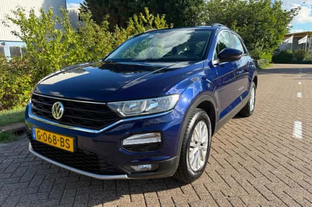 Volkswagen T-Roc (2019) thumbnail 1