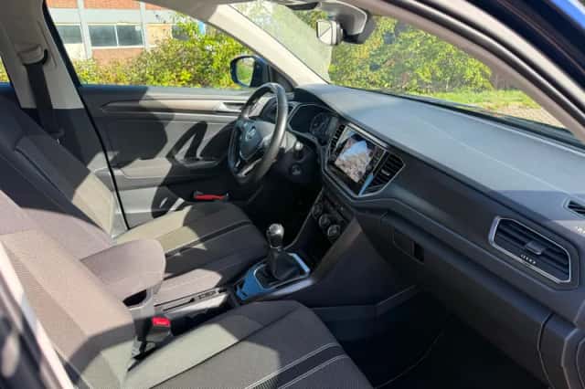 Volkswagen T-Roc (2019) thumbnail 3