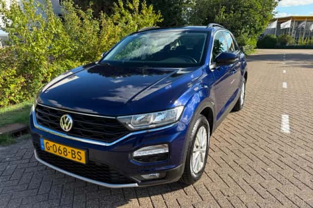 Volkswagen T-Roc (2019) thumbnail 4