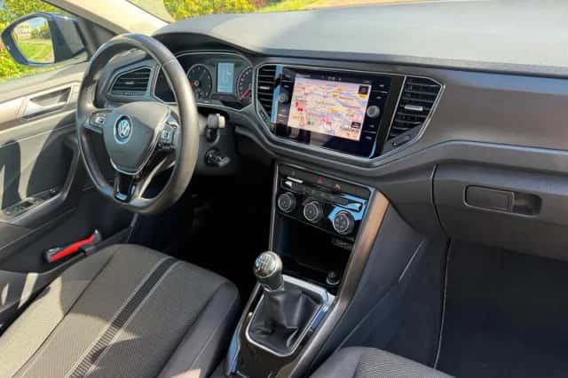 Volkswagen T-Roc (2019) thumbnail 5