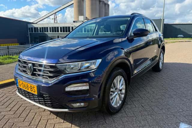 Volkswagen T-Roc (2019) thumbnail 6